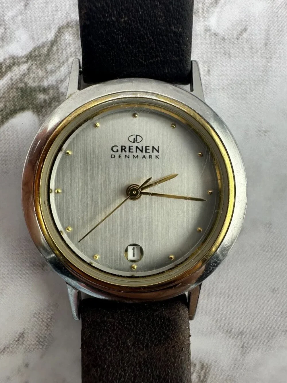 Grenen Watch Women Silver Tone Date Window Round Dial 28MM Brown Band Works 8.5